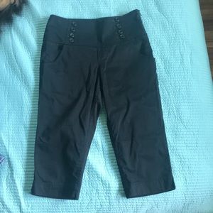 Guess Stretch Black Sailor Style Capris 27.